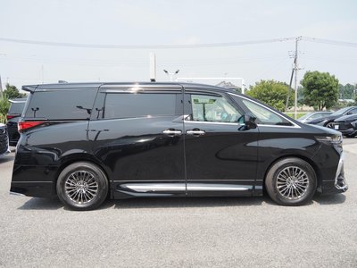 2023 Toyota ALPHARD — фото 9