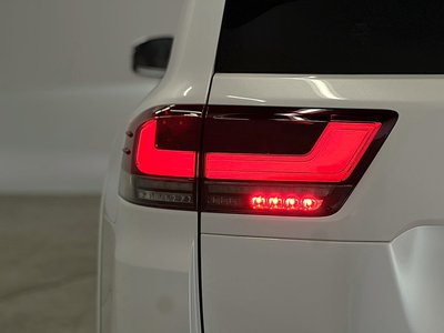 2026 Toyota LAND CRUISER 300 — миниатюра 11