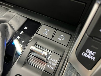 2026 Toyota LAND CRUISER 300 — миниатюра 24