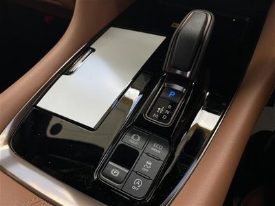 2025 Toyota VELLFIRE photo 10