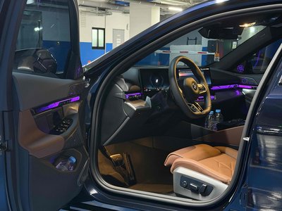 BMW 5 SERIES - 8