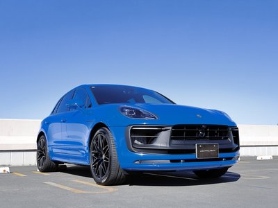 PORSCHE MACAN - 1