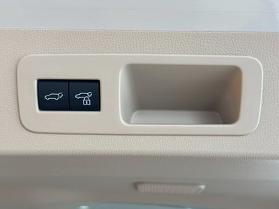 2025 Toyota LAND CRUISER 300 缩略图 41