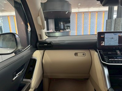 2025 Toyota LAND CRUISER 300 缩略图 46