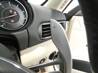 2022 Maserati LEVANTE thumbnail 25