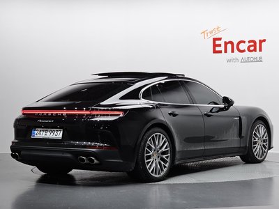 PORSCHE PANAMERA - 3