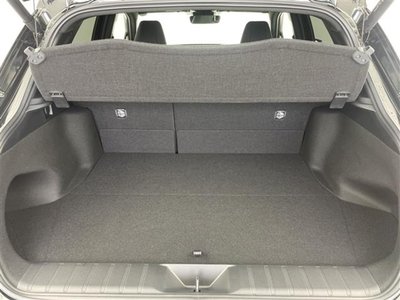 2025 Lexus LBX 缩略图 36
