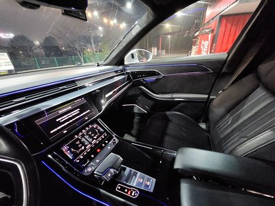 2020 AUDI A8 — миниатюра 13