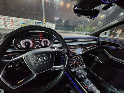 2020 AUDI A8 — миниатюра 12
