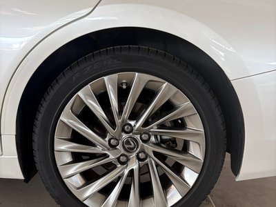2019 Lexus ES — миниатюра 17