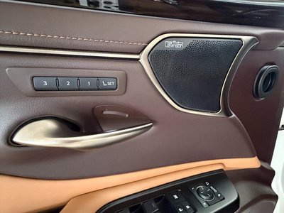 2019 Lexus ES — миниатюра 13