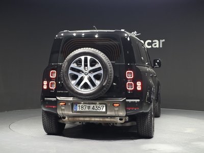 LAND ROVER DEFENDER - 3