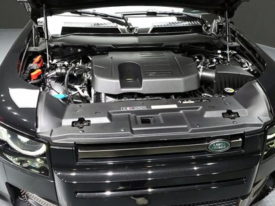 LAND ROVER DEFENDER - 7