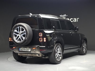 LAND ROVER DEFENDER - 4