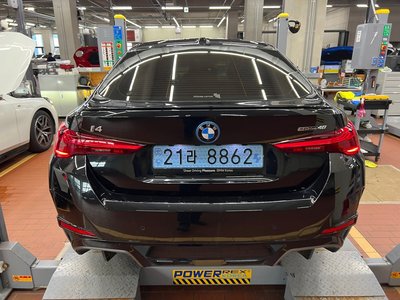 2025 BMW I4 photo 7