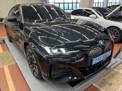 2025 BMW I4 photo 3