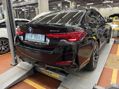 2025 BMW I4 photo 6
