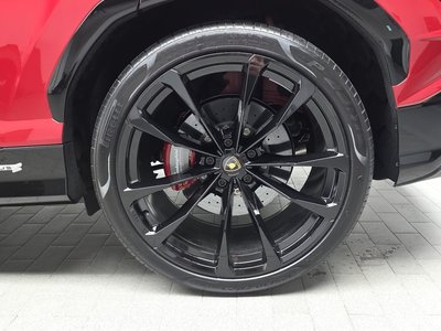 LAMBORGHINI URUS - 8