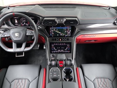 LAMBORGHINI URUS - 5