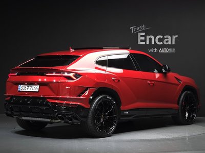 LAMBORGHINI URUS - 4