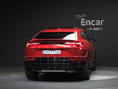 LAMBORGHINI URUS - 3