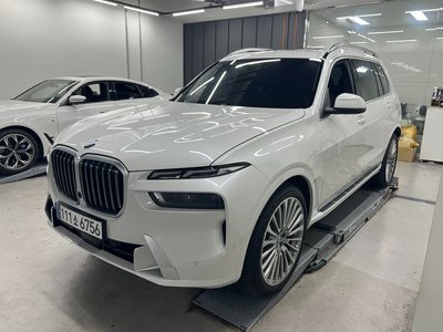 2025 BMW X7 — фото 1