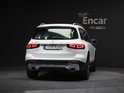 MERCEDES-BENZ GLB - 4