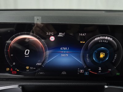 MERCEDES-BENZ GLB - 8