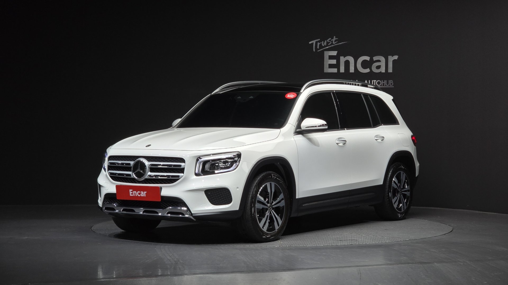 MERCEDES-BENZ GLB - View 1