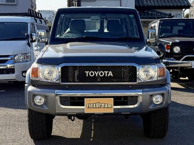 TOYOTA LAND CRUISER 70 - 5
