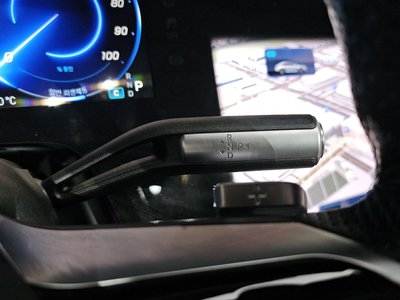 MERCEDES-BENZ EQS - 9