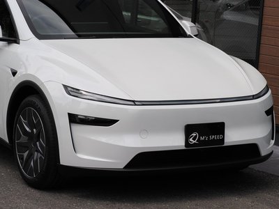 TESLA MODEL Y - 9