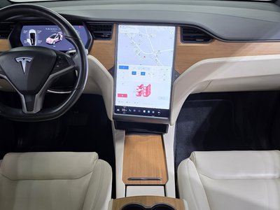 TESLA MODEL X - 5