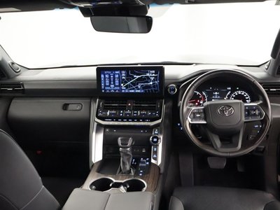 TOYOTA LAND CRUISER 300 - 5