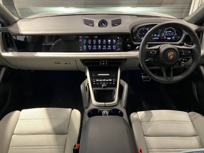 PORSCHE CAYENNE COUPE - 8