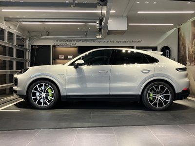 PORSCHE CAYENNE COUPE - 3