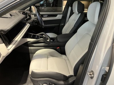 PORSCHE CAYENNE COUPE - 9