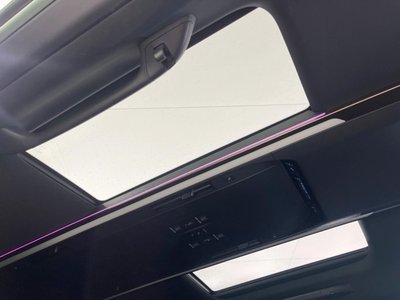 2025 Toyota ALPHARD photo 3