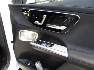 MERCEDES-BENZ GLC - 10