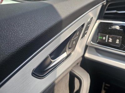 AUDI Q7 - 8