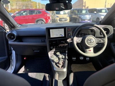 TOYOTA GR YARIS - 10