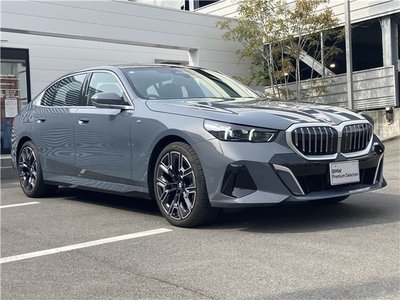 BMW 5 SERIES - 10