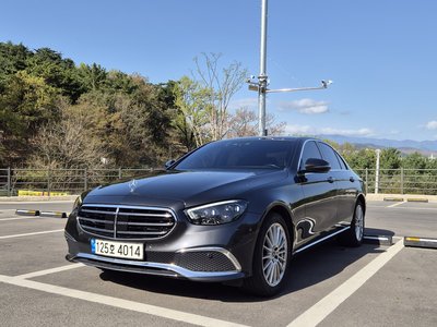 MERCEDES-BENZ E-CLASS - 1