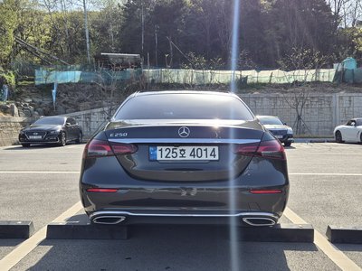 MERCEDES-BENZ E-CLASS - 6