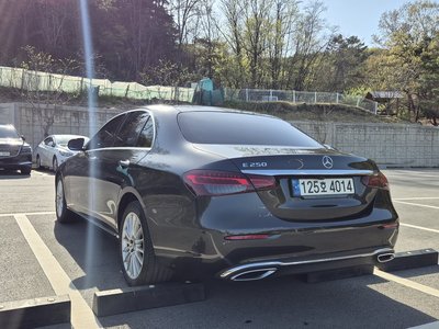 MERCEDES-BENZ E-CLASS - 7