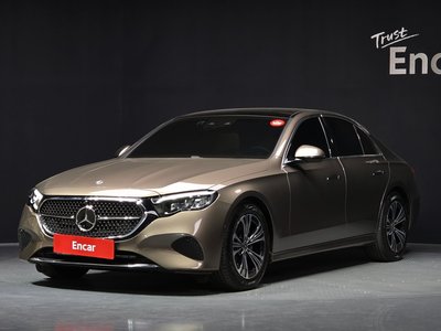 MERCEDES-BENZ E-CLASS - 1