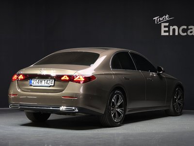 MERCEDES-BENZ E-CLASS - 3