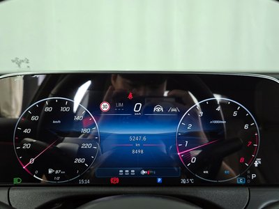 MERCEDES-BENZ E-CLASS - 8