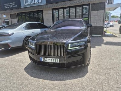ROLLS-ROYCE GHOST