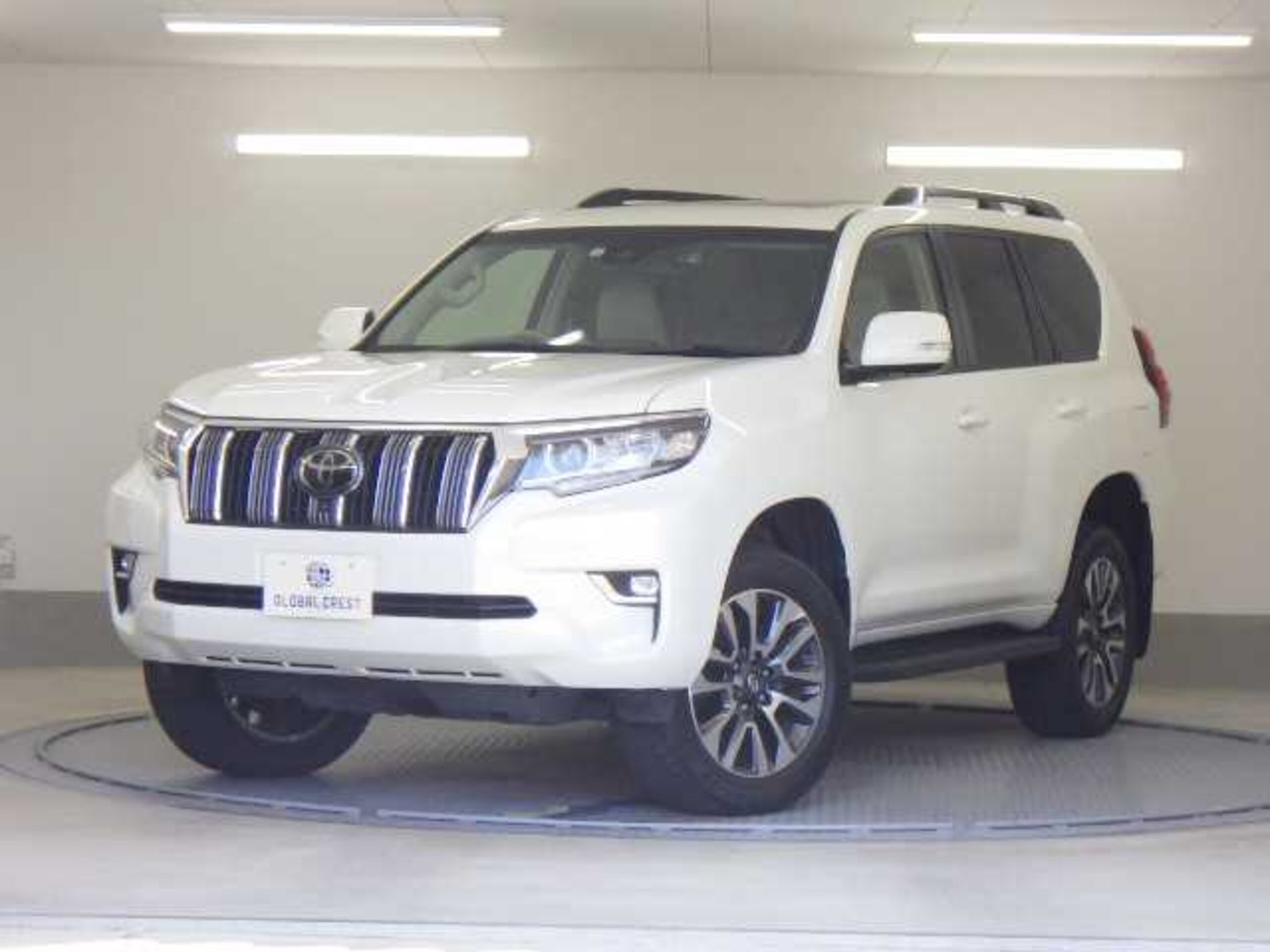 TOYOTA LAND CRUISER PRADO - View 1
